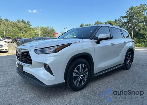 2020 Toyota Highlander Xle z USA, uszkodzony, nr VIN 5TDHZRBH1LS505594